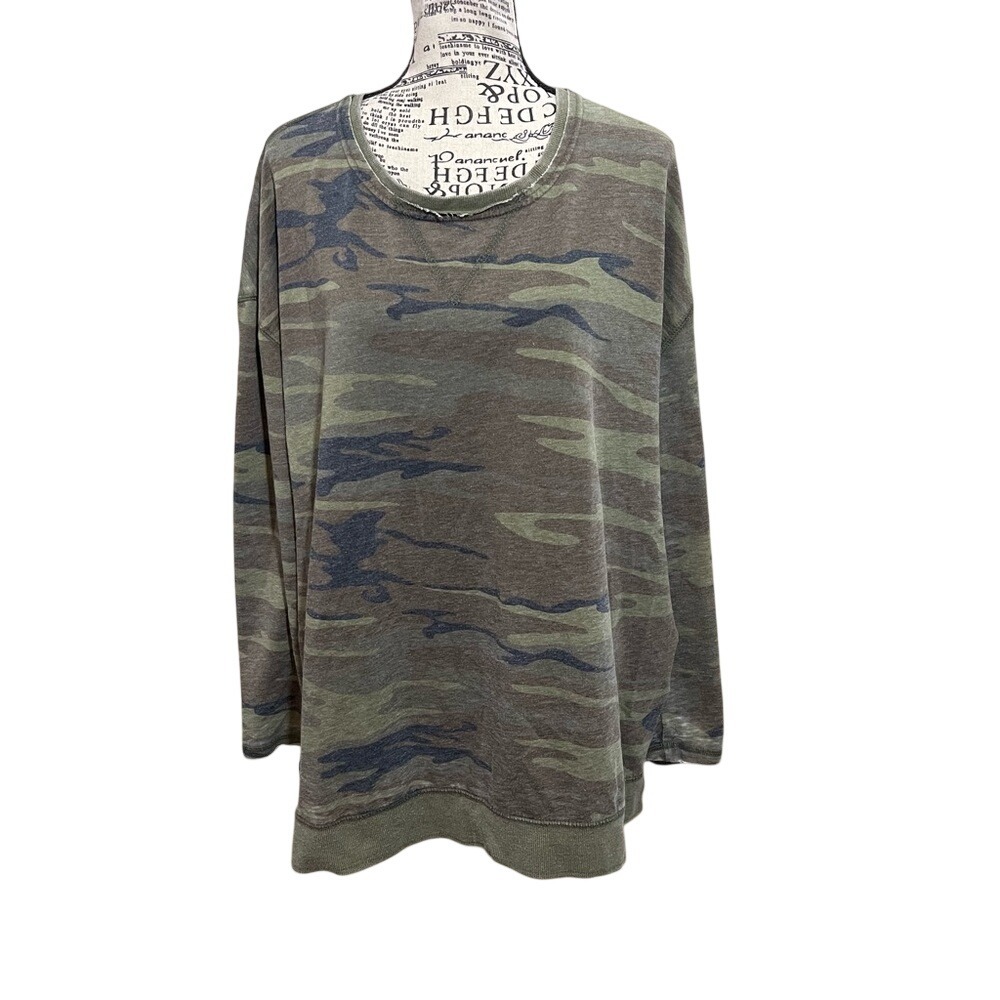 Z‎ Supply Green Camouflage women's Sweatshirt